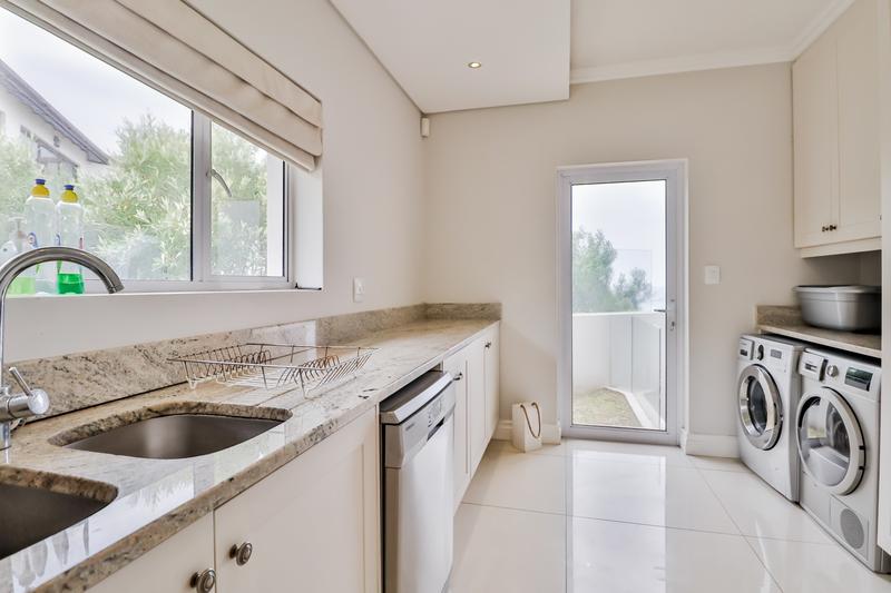 To Let 5 Bedroom Property for Rent in Pinnacle Point Golf Estate Western Cape